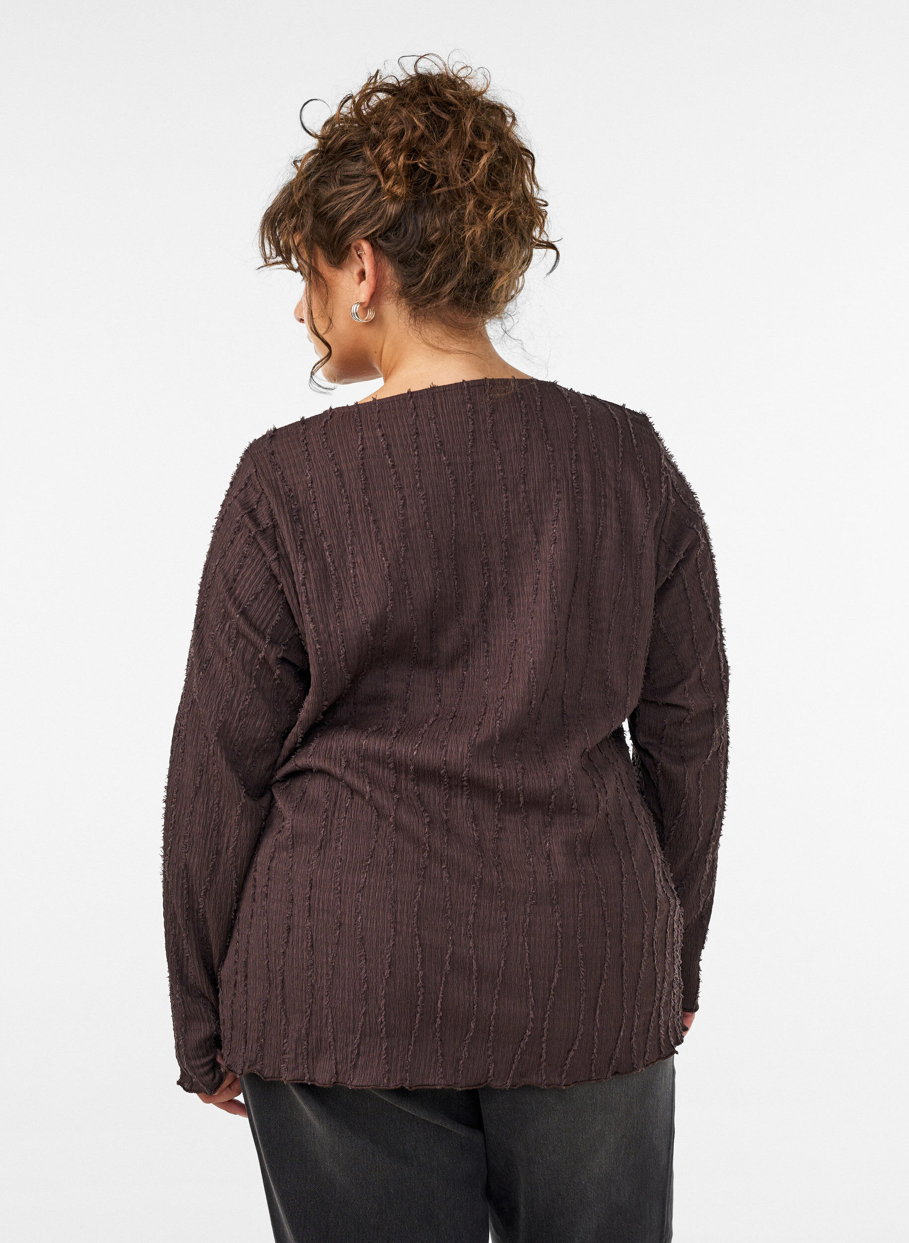 ZizziBlus i jersey med v&aring;gig struktur, Brun, Model image number 2