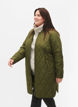 Lång quiltad jacka med fickor och dragkedja, Winter Moss, Model image number 2