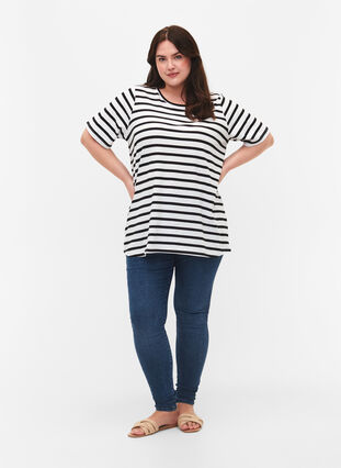 Randig t-shirt i bomull, Black Stripes, Model image number 2