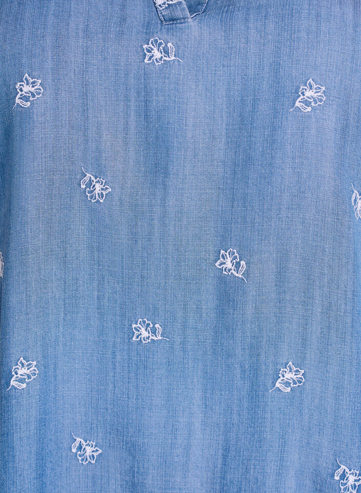 Kl&auml;nning i lyocell med denimlook och broderade blommor, Bl&aring;, Packshot image number 2