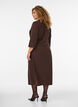 Kl&auml;nning i jersey med drapering och dekorativt sp&auml;nne, Brun, Model image number 1