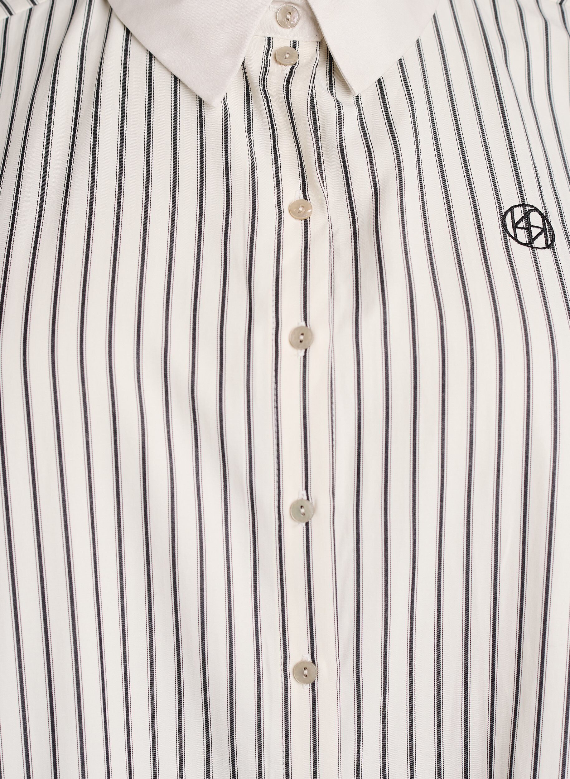 Zizzi L&ouml;s randig skjorta med breda manschetter, Vit, Packshot image number 2