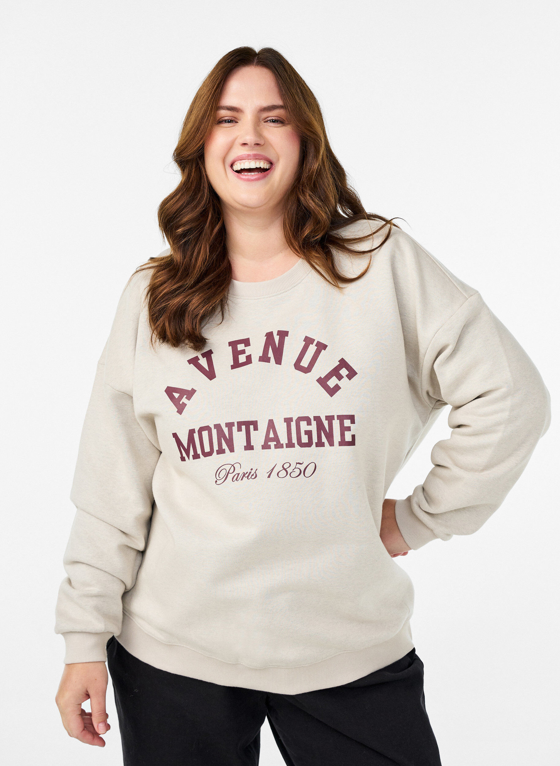 Sweatshirt med text framtill, Beige, Model