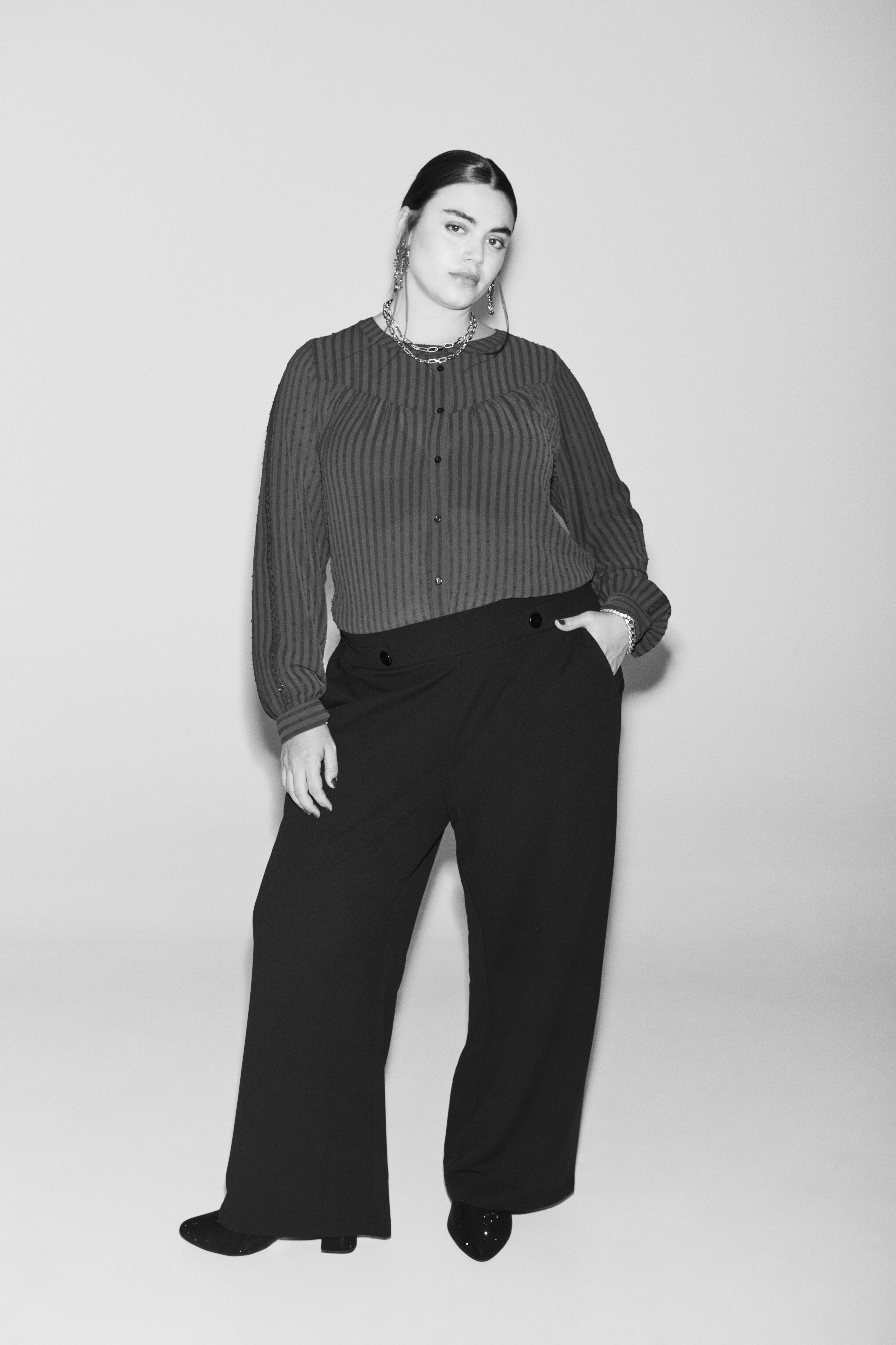 Skjorta med broderade detaljer, , Model