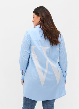 Lång bomullsskjorta med krage och knappar, Chambray Blue, Model image number 0