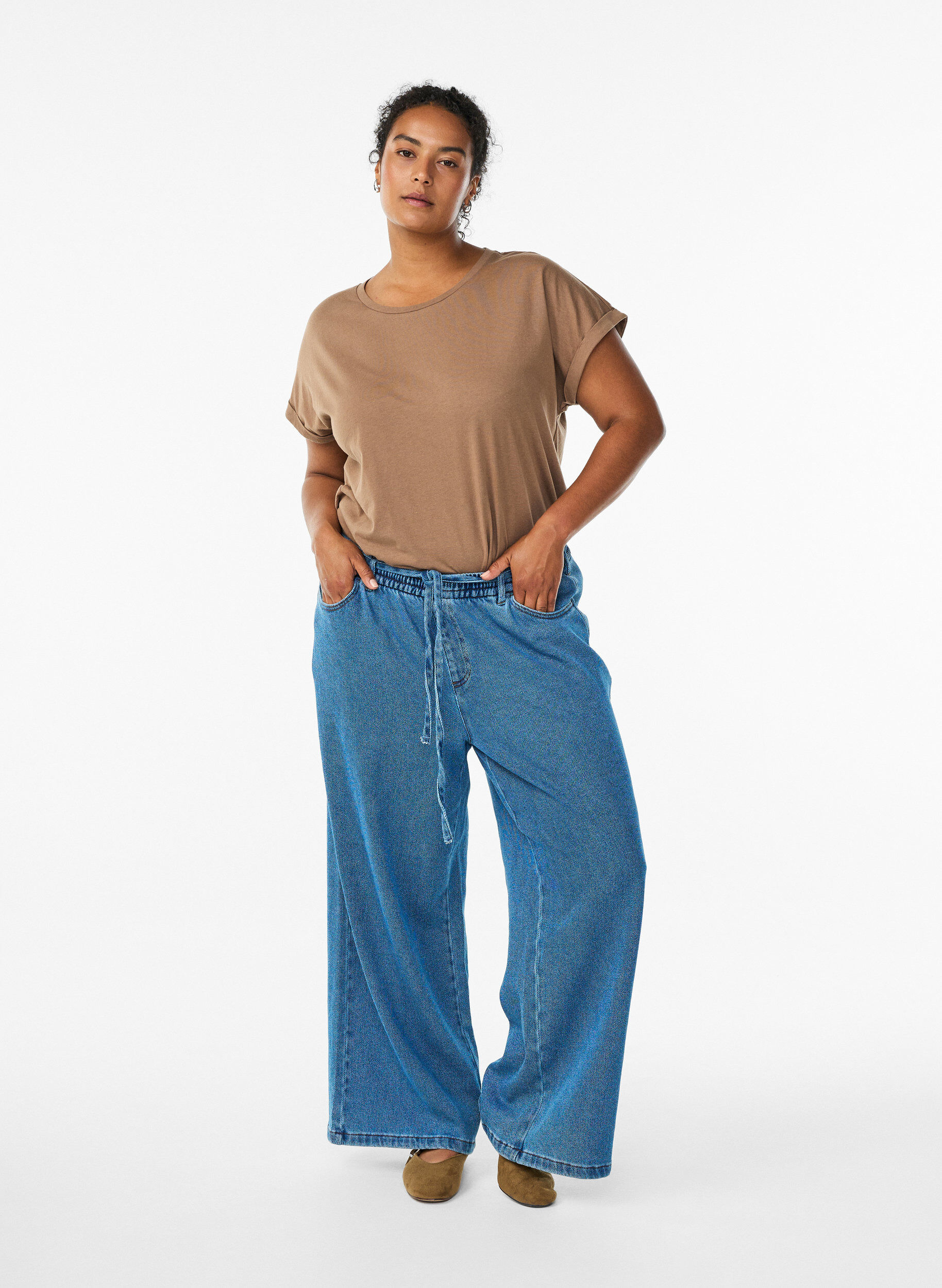 Zizzi Kort&auml;rmad t-shirt i bomullsblandning, Brun, Model image number 1