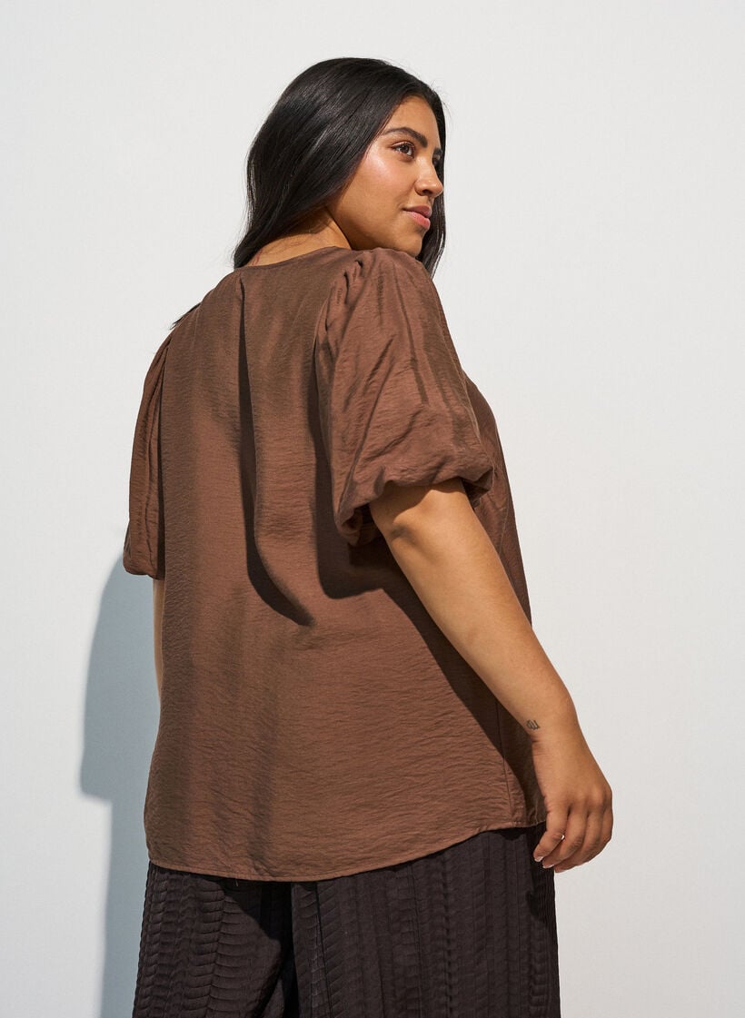 Blus med ballong&auml;rmar och v-ringning, Brun, Model image number 2