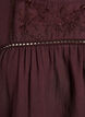 Blus med broderi och h&aring;lbroderad kantning, M&ouml;rk Bordeaux, Packshot image number 2