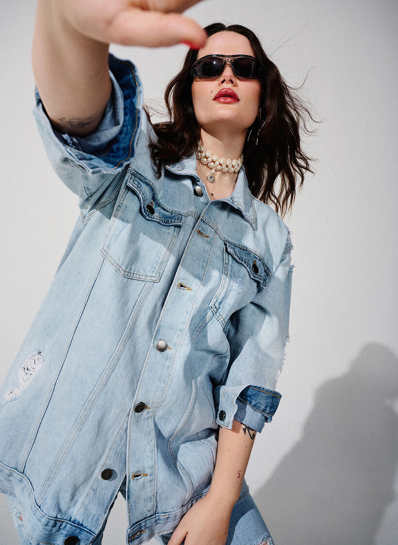 Löst sittande jeansjacka med slitdetaljer, Light blue denim, Image image number 0