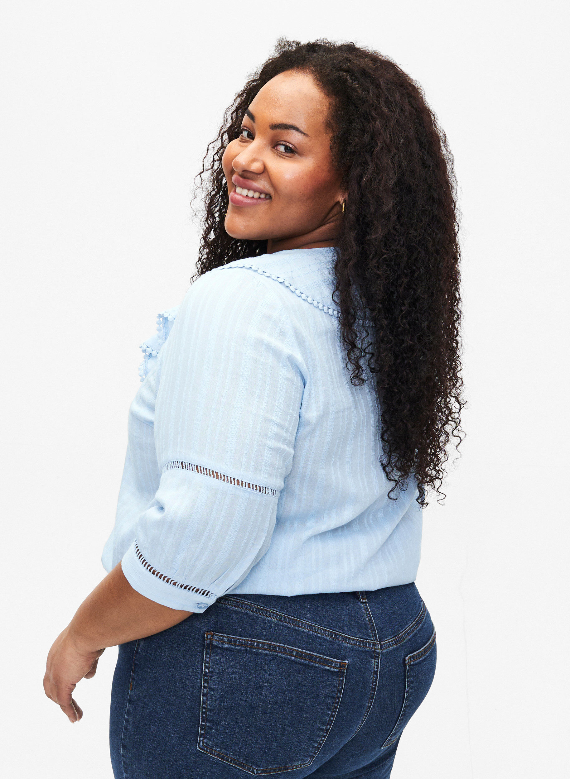 Zizzi Blus med 3/4 &auml;rmar och spets, Chambray Blue, Model image number 1