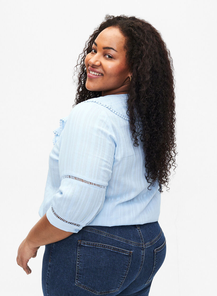 Blus med 3/4 ärmar och spets, Chambray Blue, Model image number 1