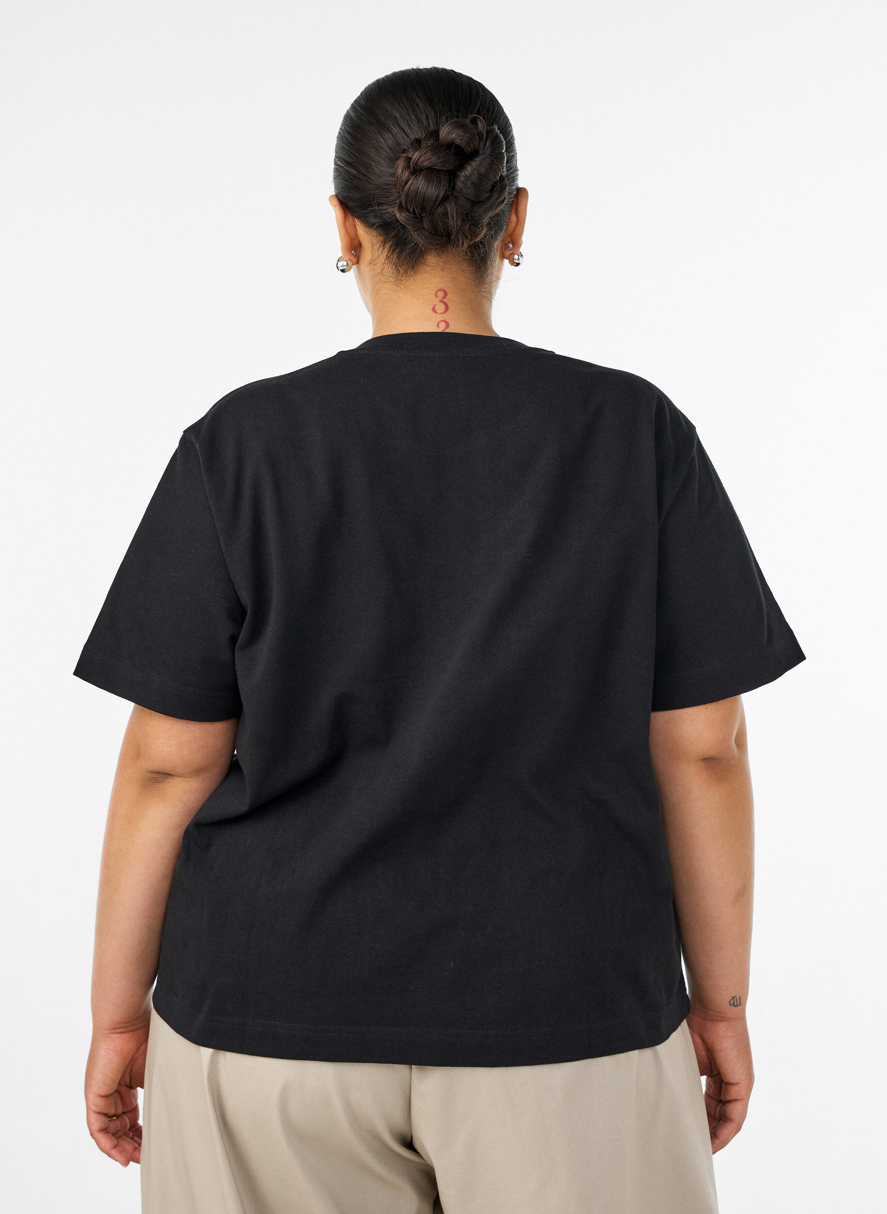 ZizziBoxig t-shirt i bomull, Svart, Model image number 2