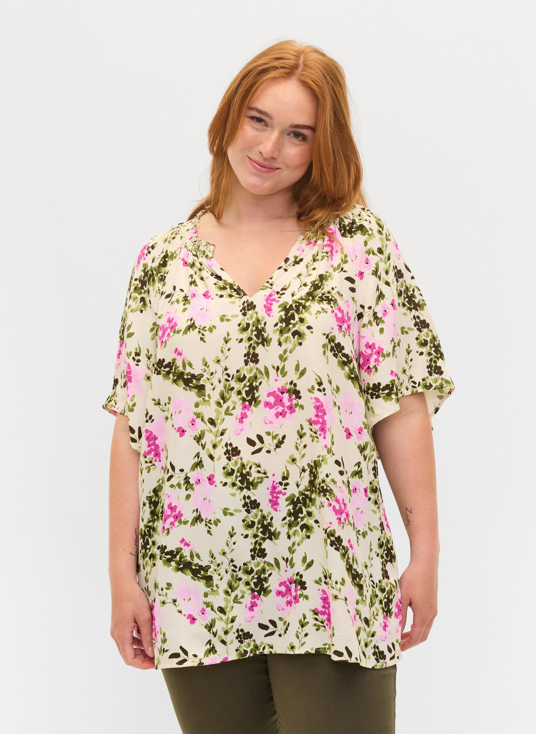 Zizzi Viskosblus med korta &auml;rmar, Green Pink AOP, Model image number 0