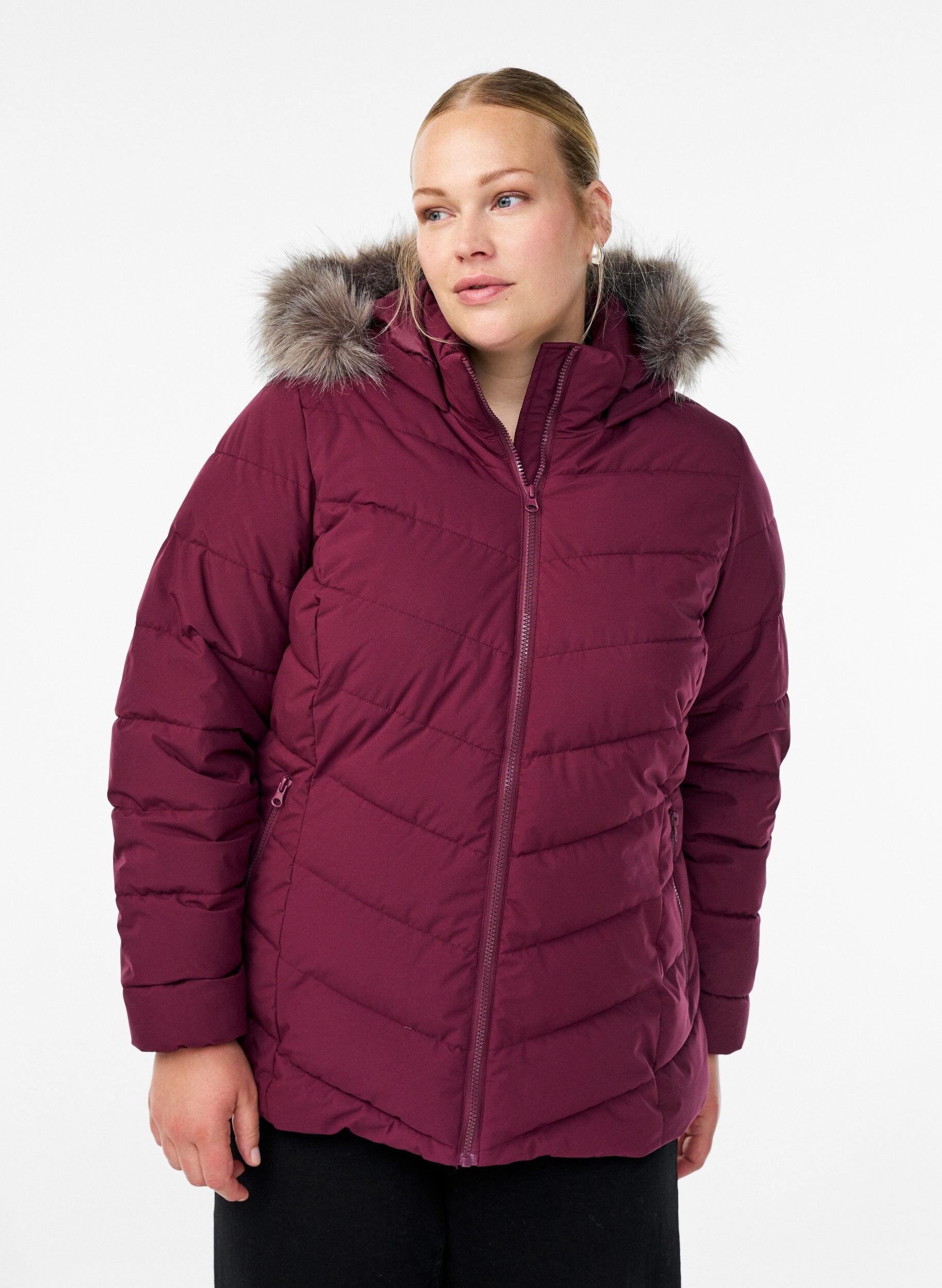 ZizziKort pufferjacka med huva, M&ouml;rk Bordeaux, Model image number 0