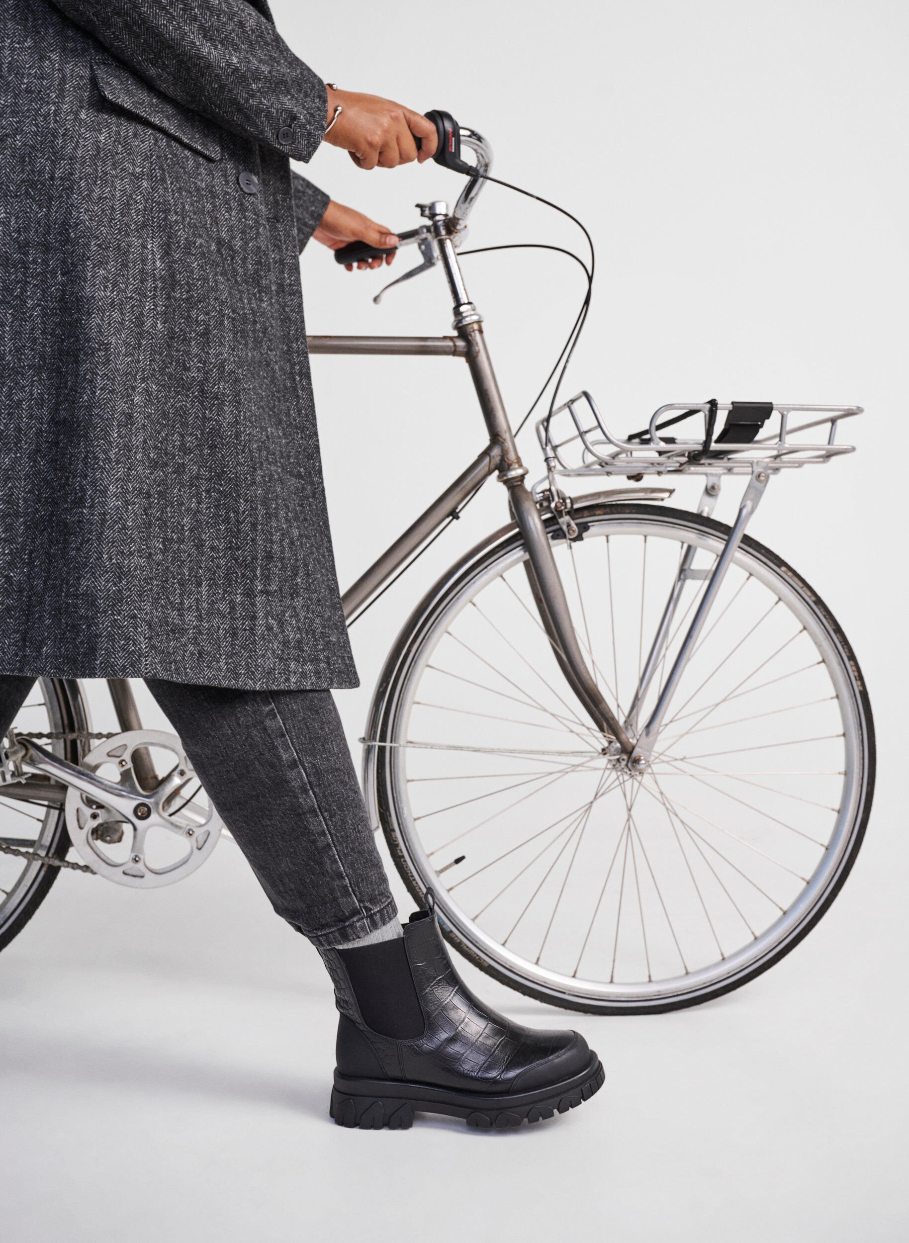 Zizzi Wide fit &ndash; Croco Chelsea-st&ouml;vel i l&auml;der, Black, Image image number 0