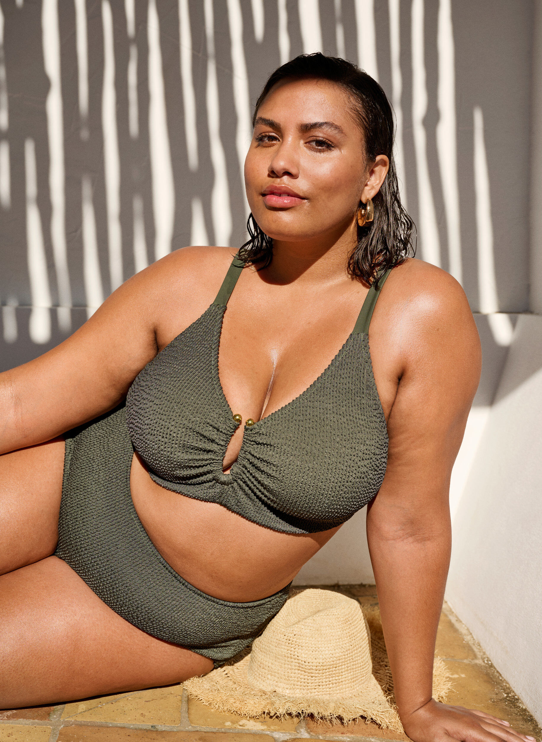 Zizzi Bikinitrosa med textur och h&ouml;g midja, Gr&ouml;n, Image image number 0