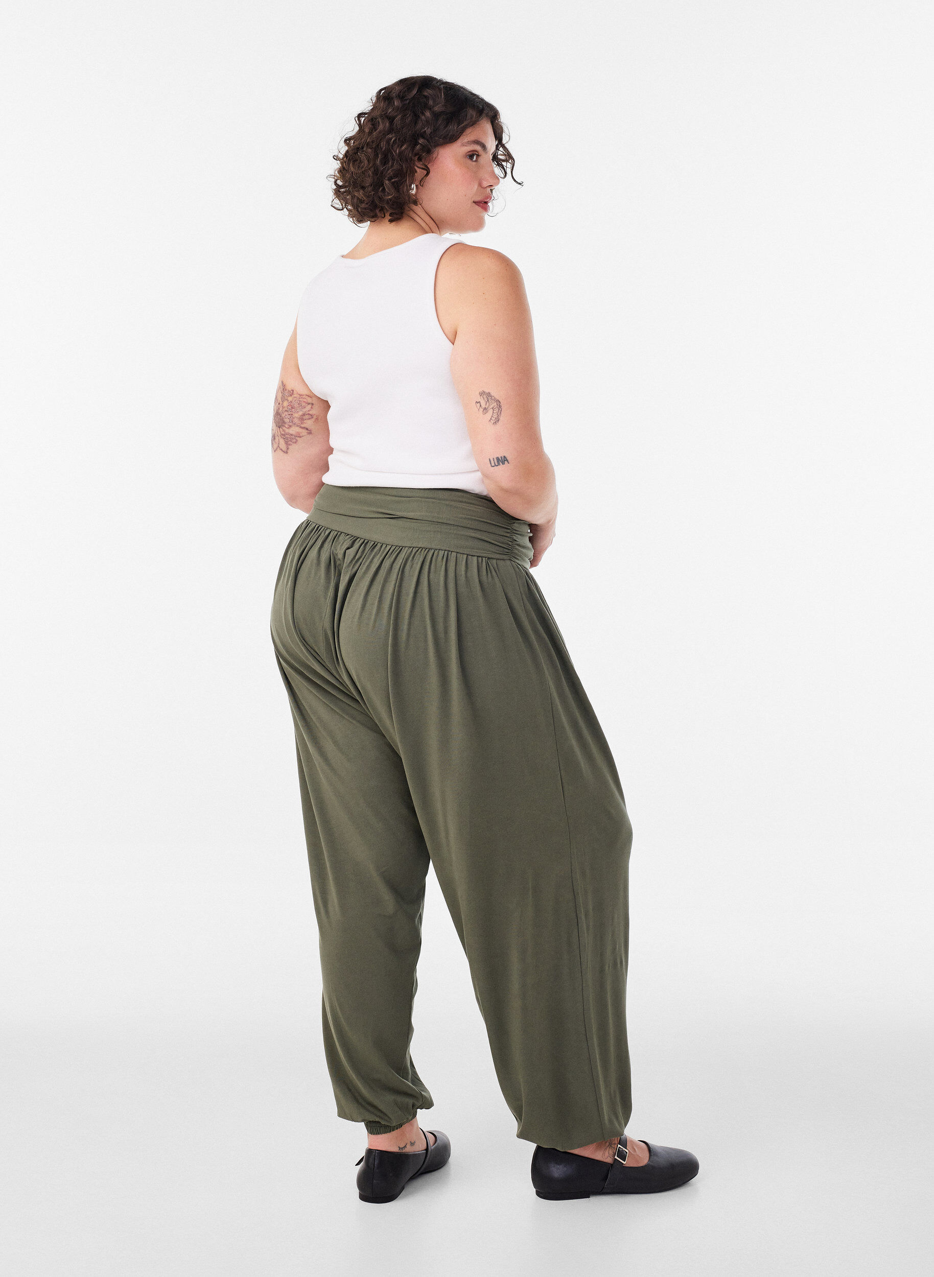 ZizziHarem-byxor med l&ouml;s passform, Gr&ouml;n, Model image number 2