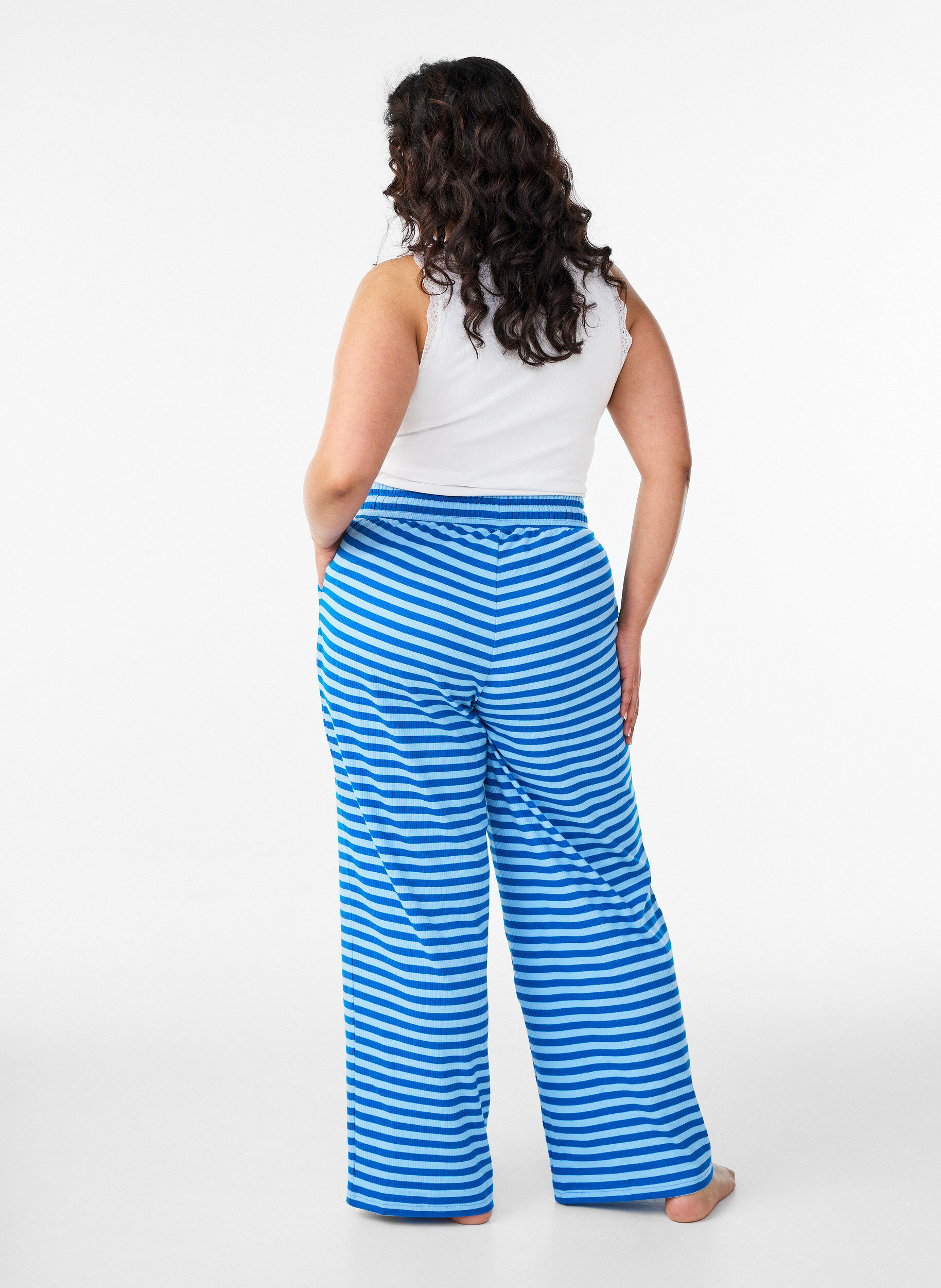 ZizziRandiga pyjamasbyxor med h&ouml;g midja och vida ben, Bl&aring;, Model image number 1