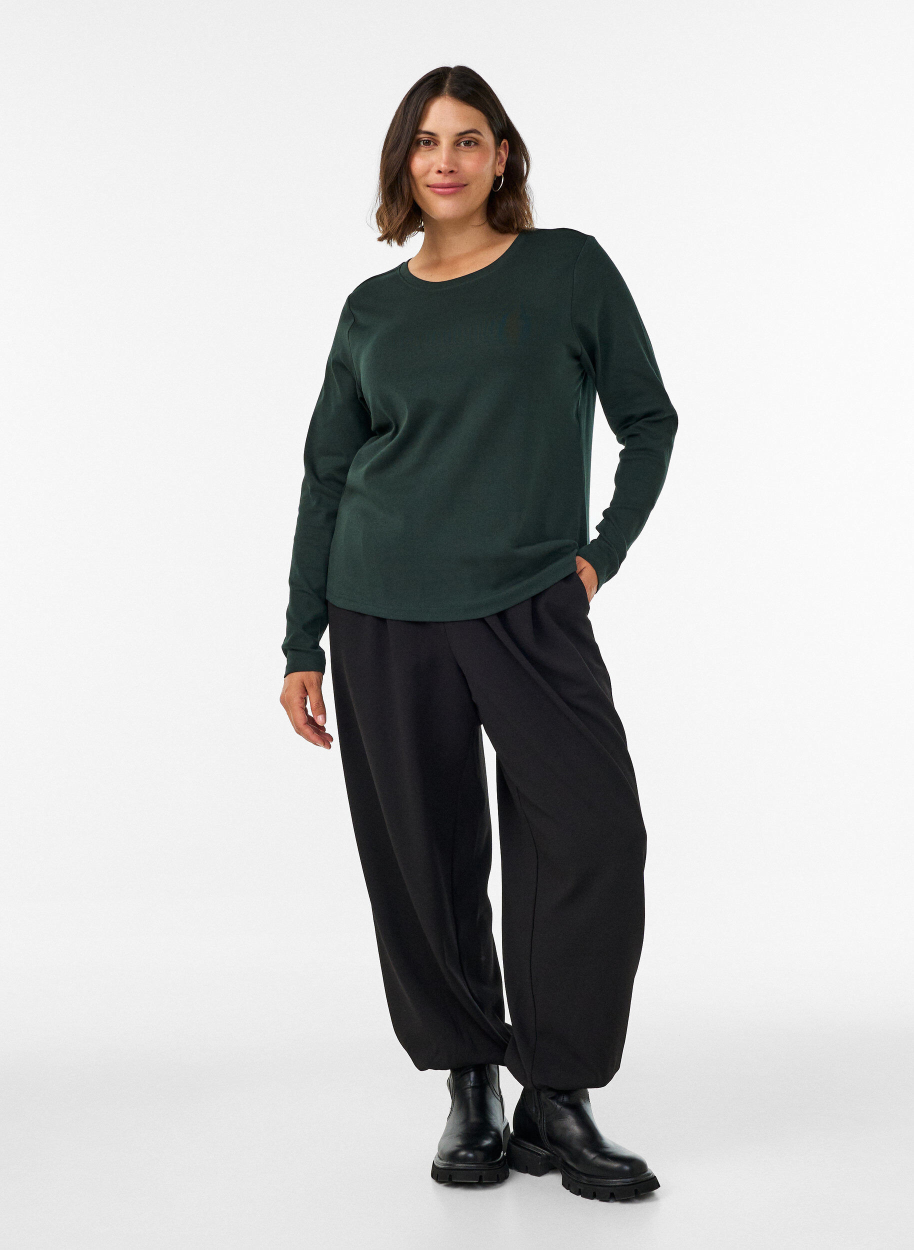 ZizziL&aring;ng&auml;rmad bas-T-shirt med rund hals, Gr&ouml;n, Model image number 1