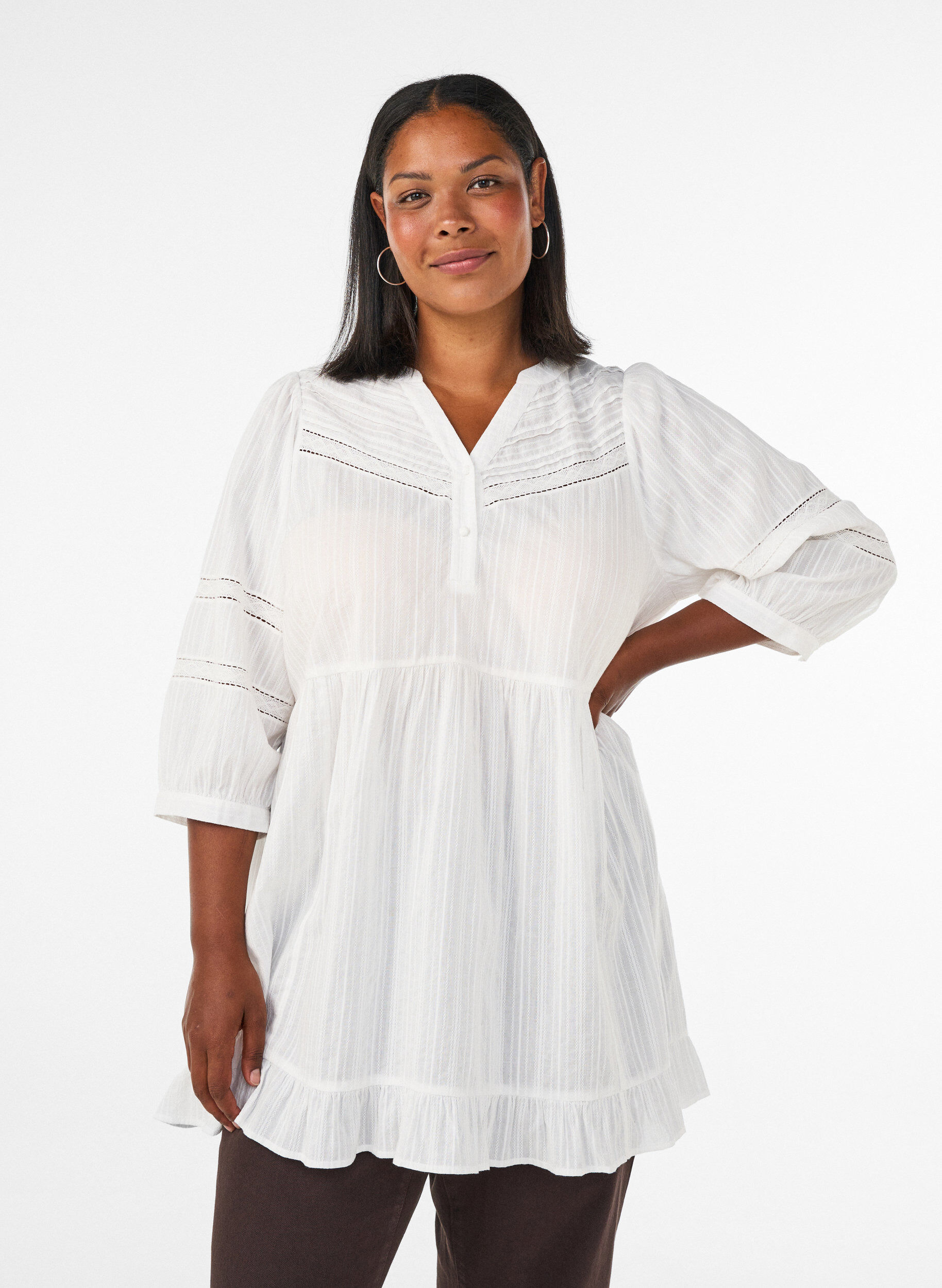 ZizziTunika med h&aring;lbroderidetaljer och 3/4-&auml;rmar, Vanilla, Model image number 0