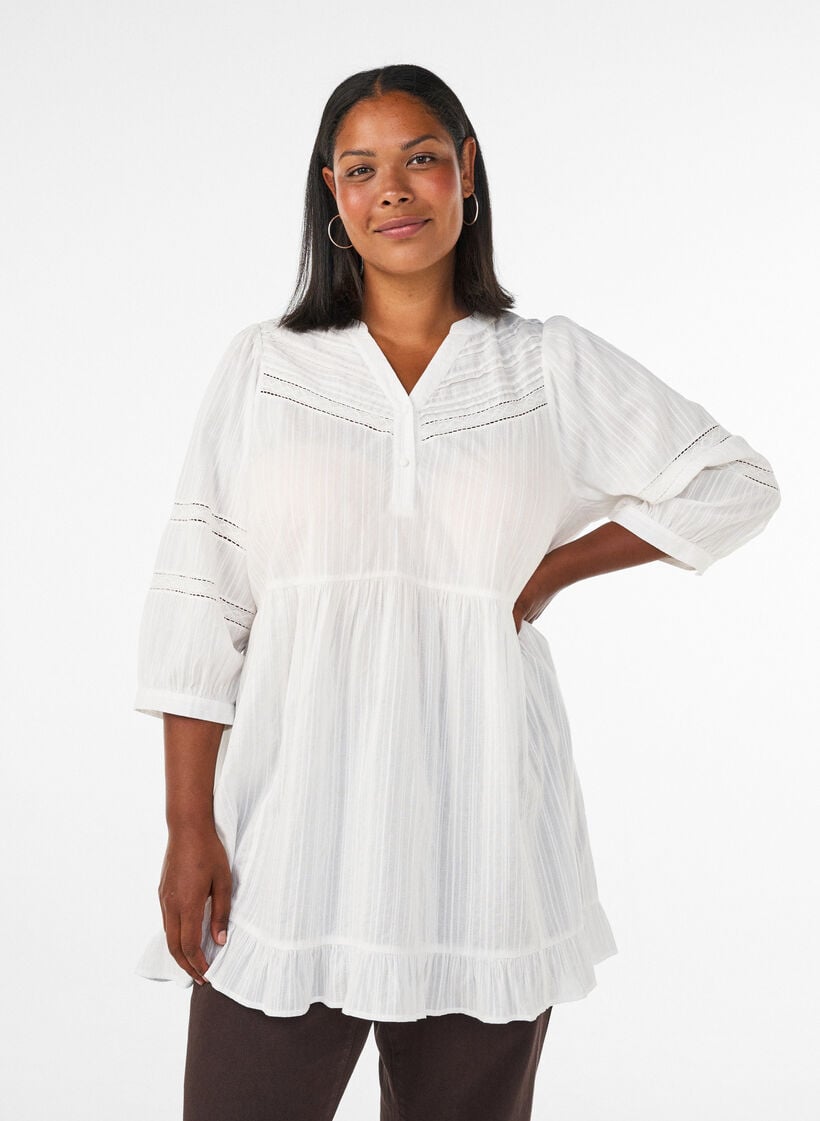 Tunika med h&aring;lbroderidetaljer och 3/4-&auml;rmar, Vanilla, Model image number 0