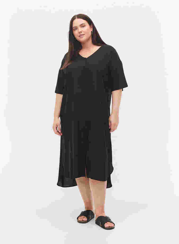 Kortärmad skjortklänning i viskos, Black, Model image number 1