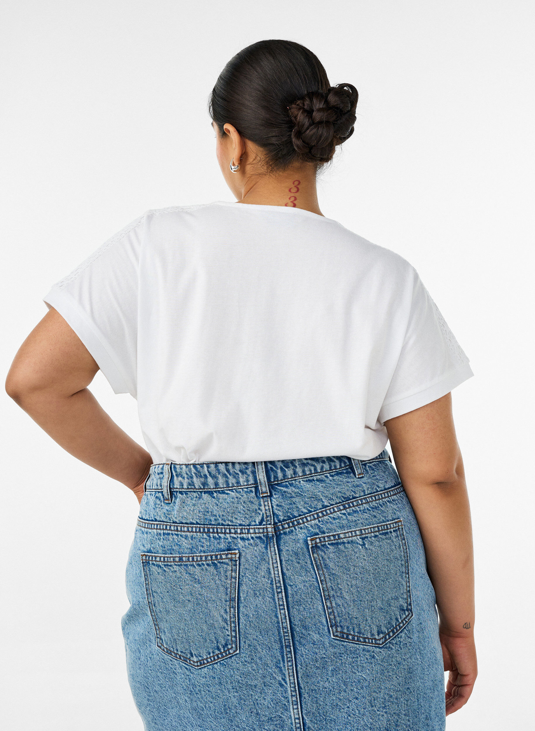 ZizziT-shirt i bomull med virkad detalj, Vit, Model image number 2