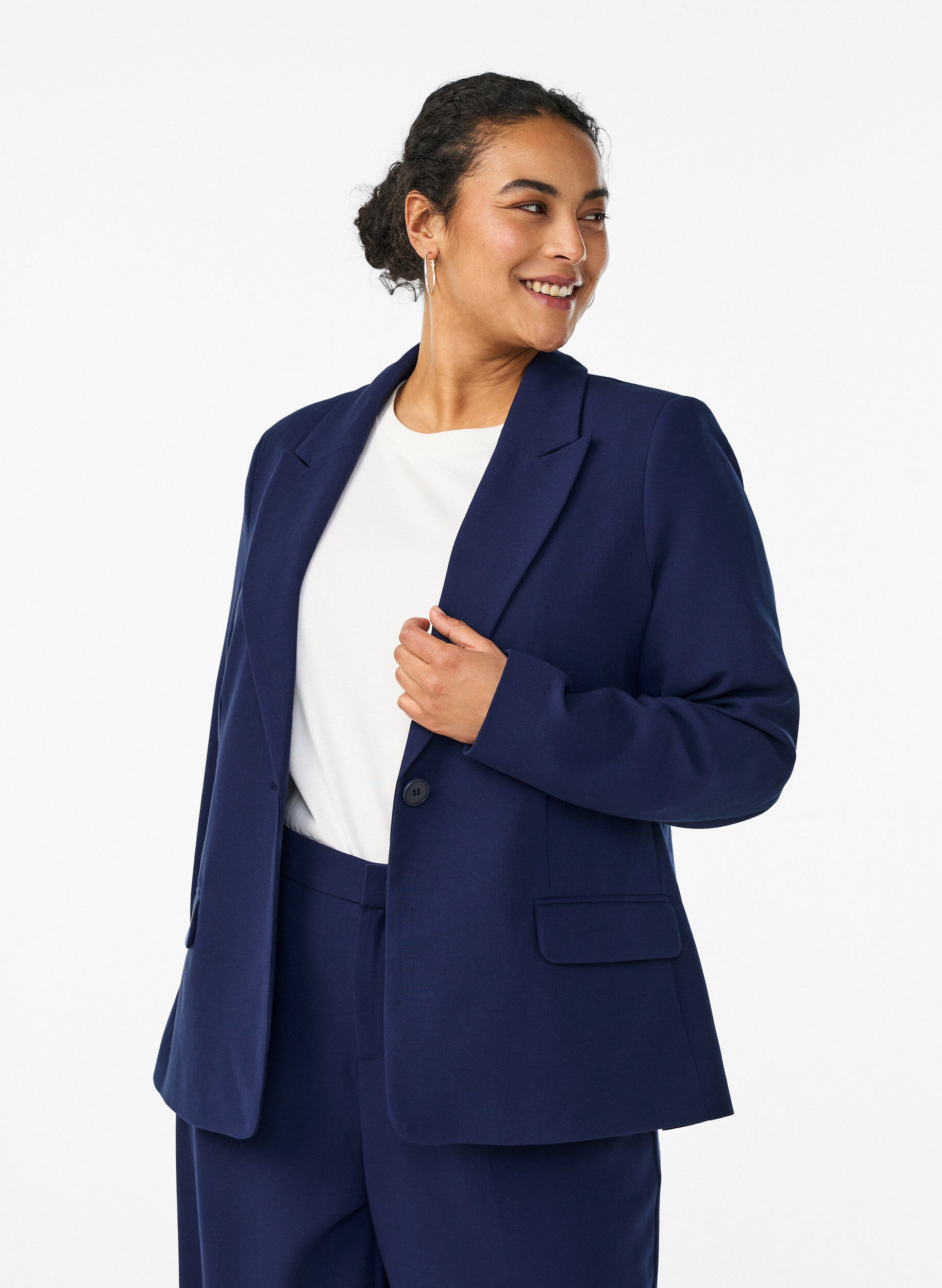 Zizzi Klassisk blazer med enkelkn&auml;ppning och fickor, Bl&aring;, Model image number 0