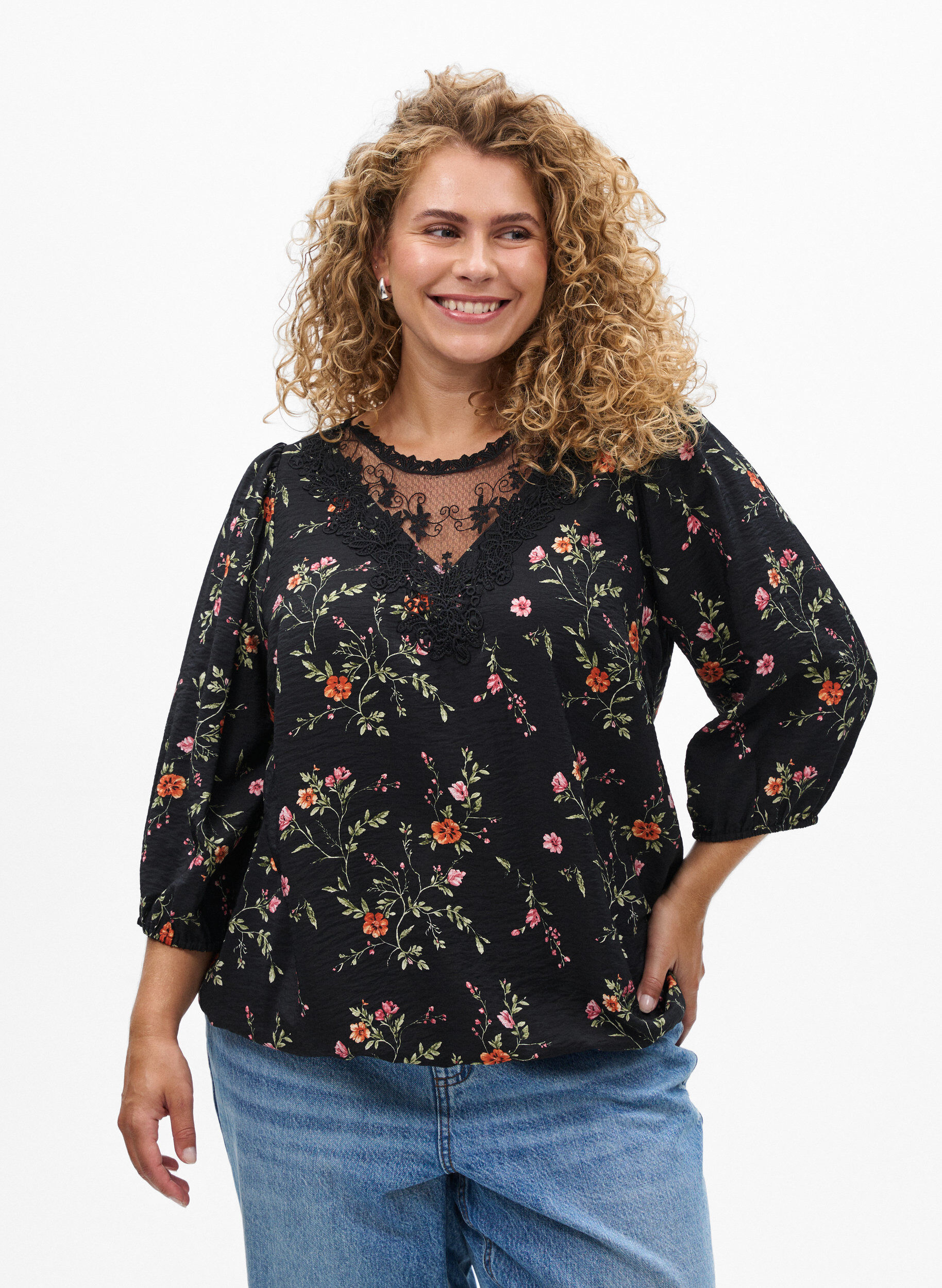 ZizziBlus med 3/4-&auml;rm och spetsdetaljer, Svart, Model image number 0