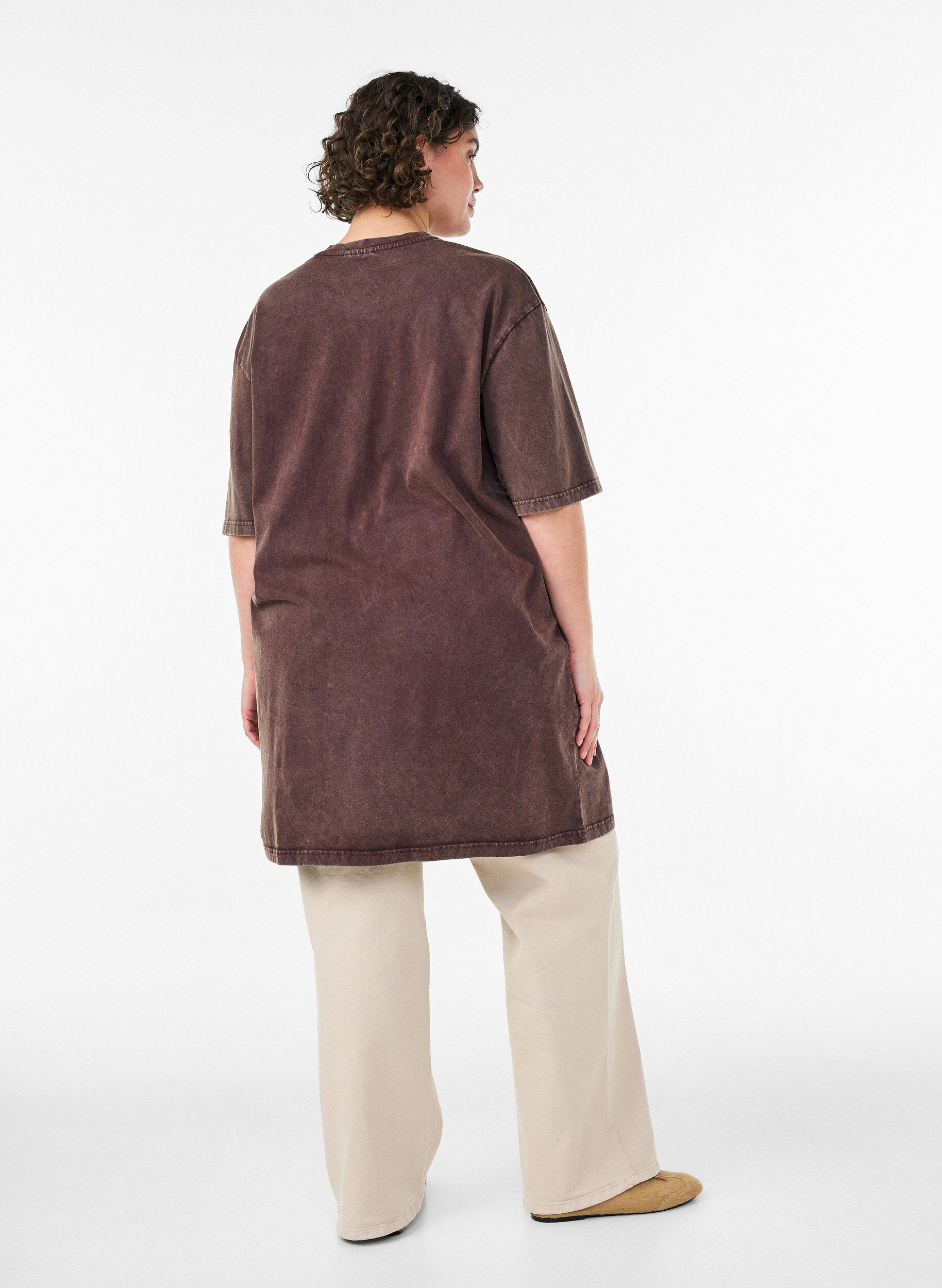 ZizziL&ouml;s t-shirtkl&auml;nning med tv&auml;ttad look, Brun, Model image number 2