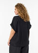 Blus i viskos med knappar och struktur, Svart, Model image number 2