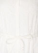 Skjortkl&auml;nning i broderie anglaise med knytb&auml;lte, Vit, Packshot image number 2
