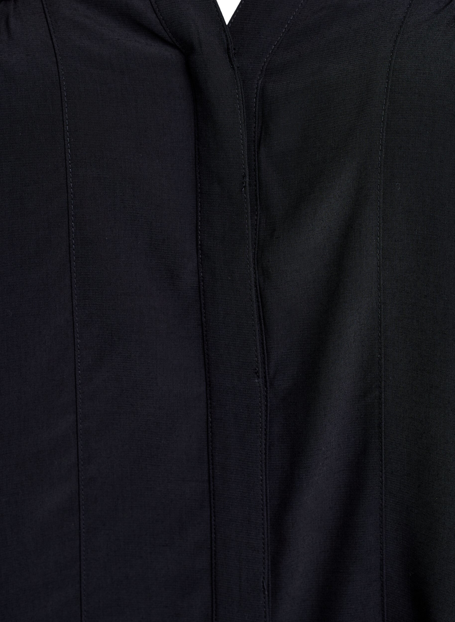 ZizziBlus med volangkrage och rynkning, Svart, Packshot image number 2