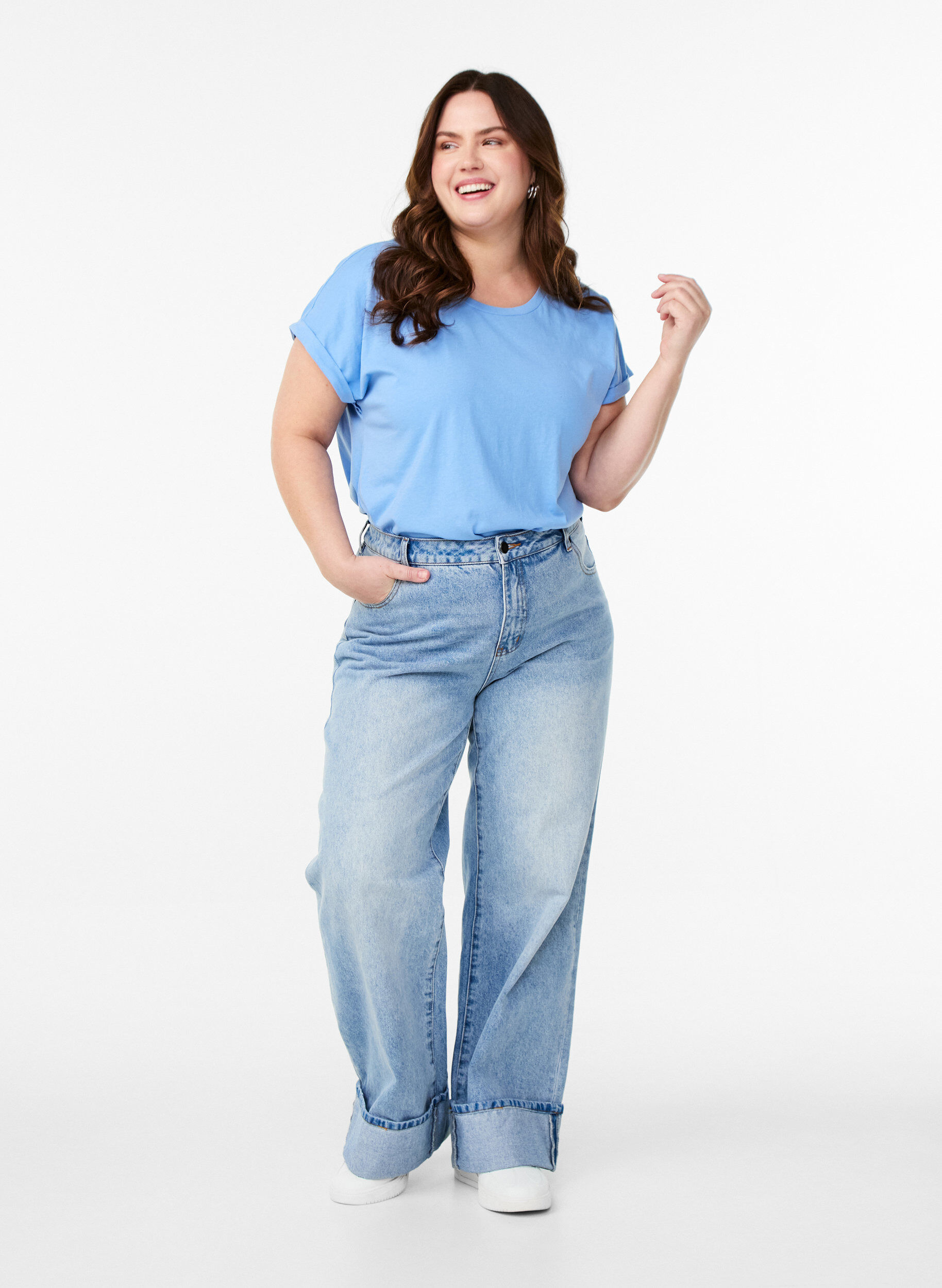 Zizzi Kort&auml;rmad t-shirt i bomullsmix, Bl&aring;, Model image number 1