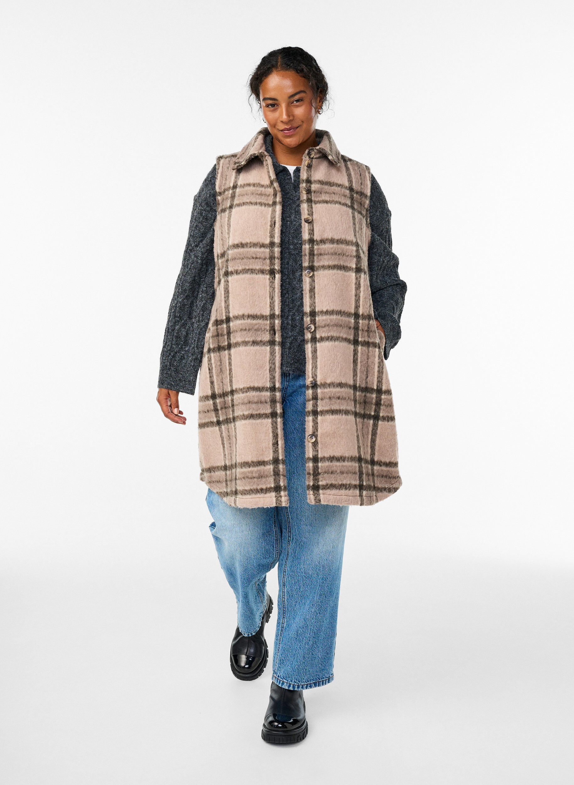 Zizzi L&aring;ng rutig v&auml;st i borstad kvalitet, Beige, Model image number 1