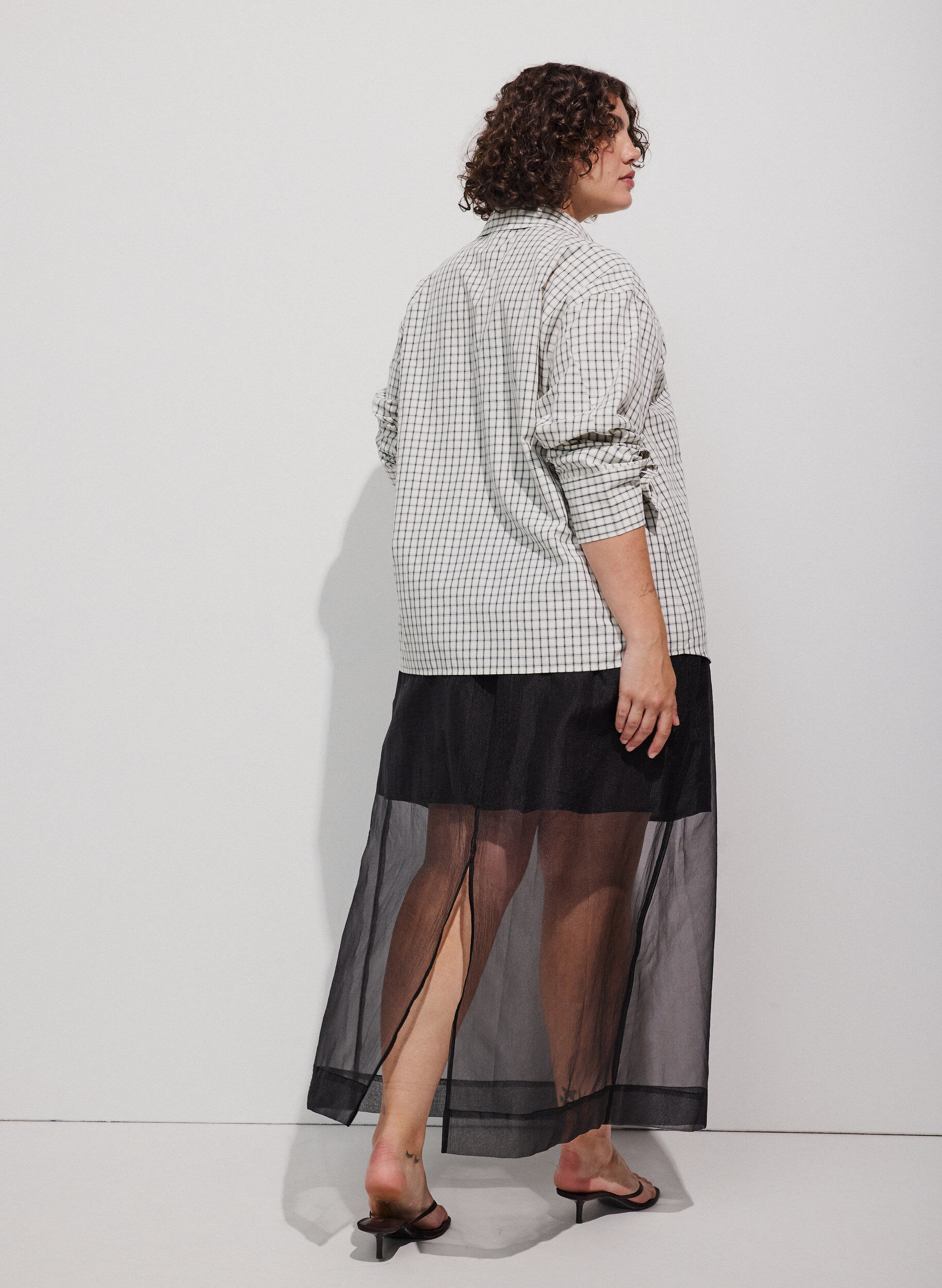 ZizziL&aring;ng kjol i organza-look, Svart, Model image number 2