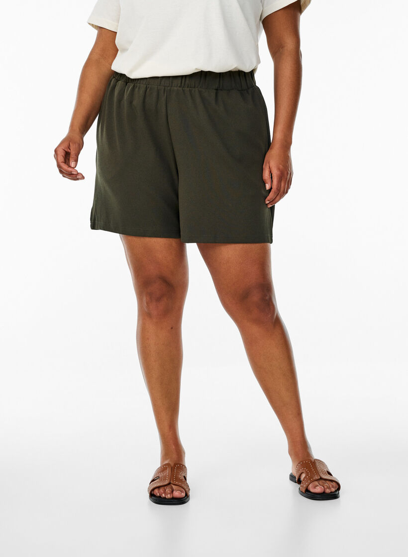 FLASH - L&ouml;st sittande shorts med fickor, Gr&ouml;n, Model image number 2