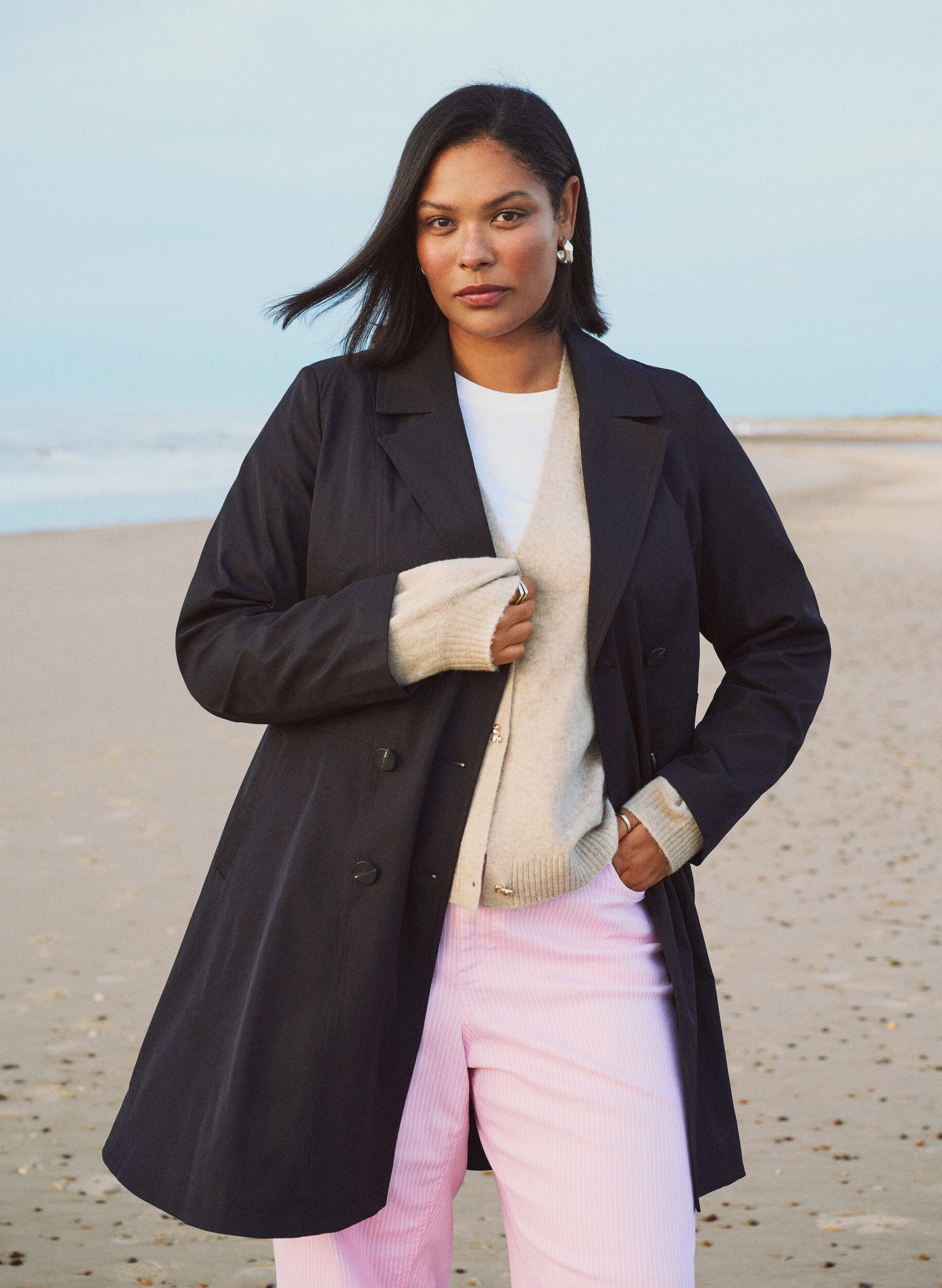 Zizzi A-linjeformad v&aring;rkappa med dubbelkn&auml;ppning, Svart, Image image number 0