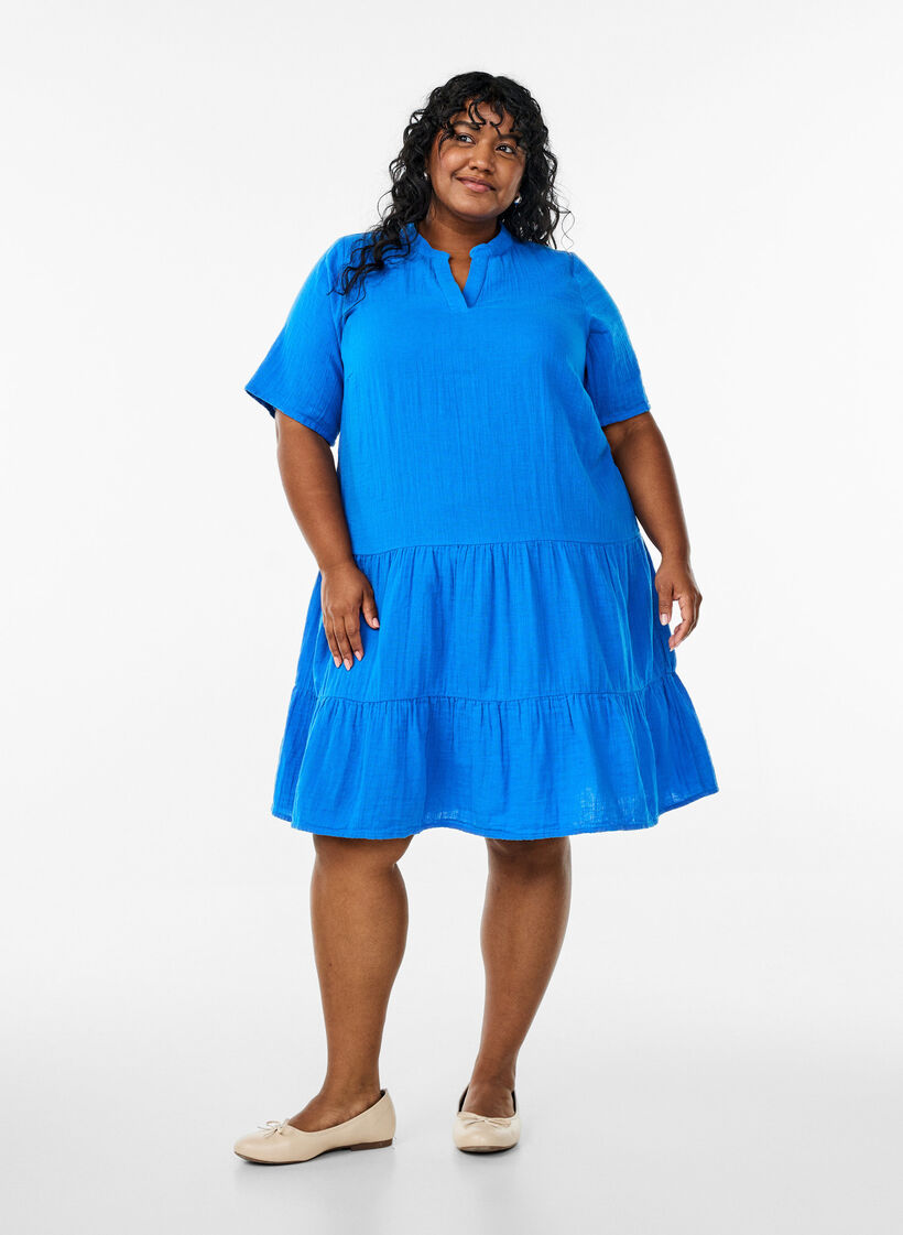 Kort a-linjeformad kl&auml;nning i bomullsmuslin, Bl&aring;, Model image number 1