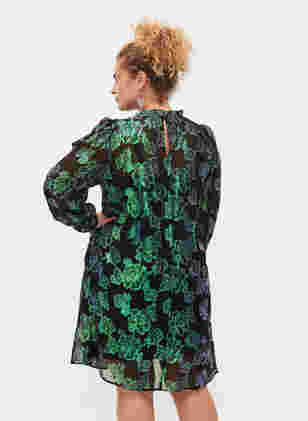 Blommig klänning i viskos med lurex, Black w. Green Lurex, Model