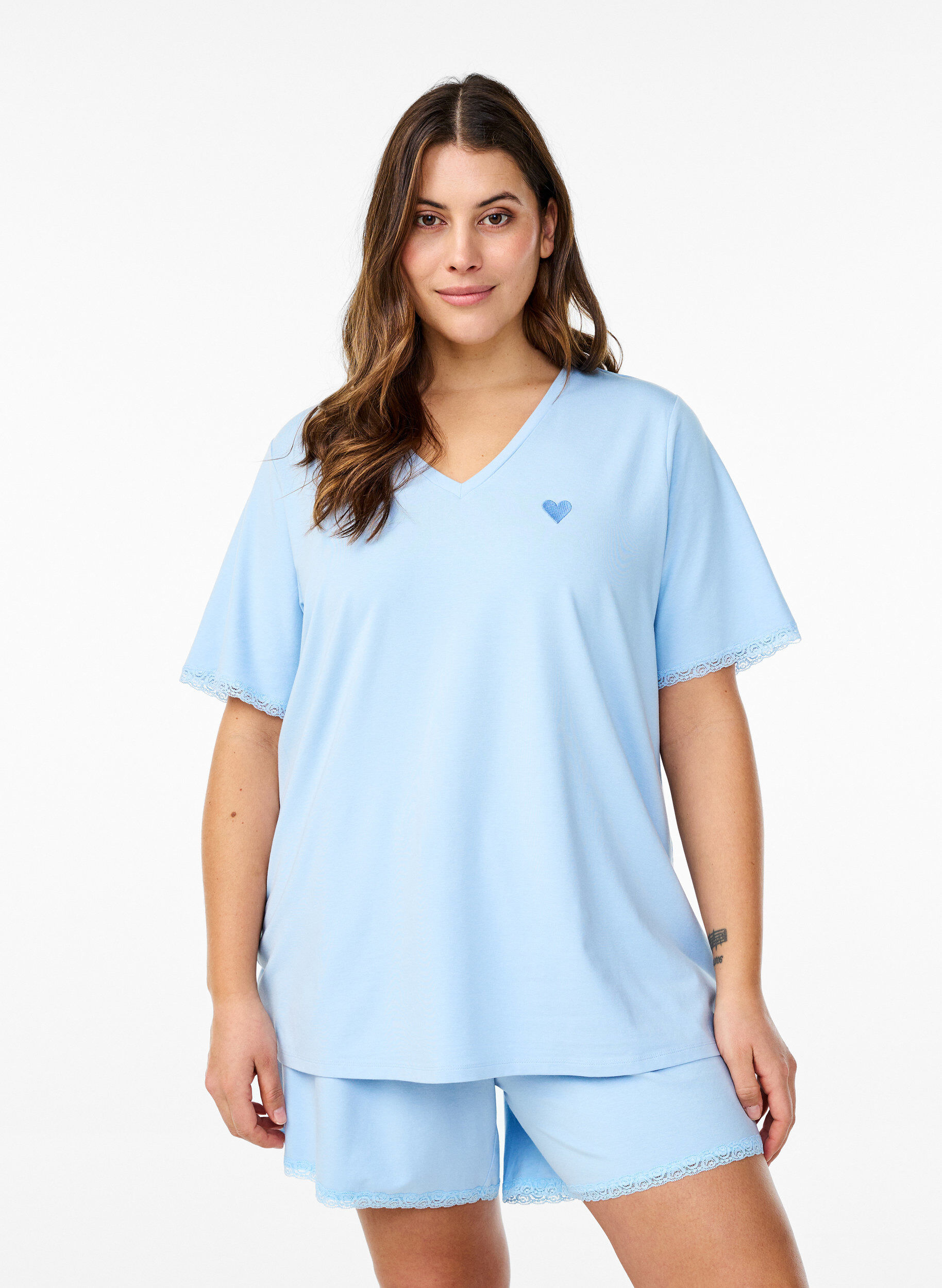 L&ouml;sa shorts i modalblandning med spetskant, Dutch Canal, Model