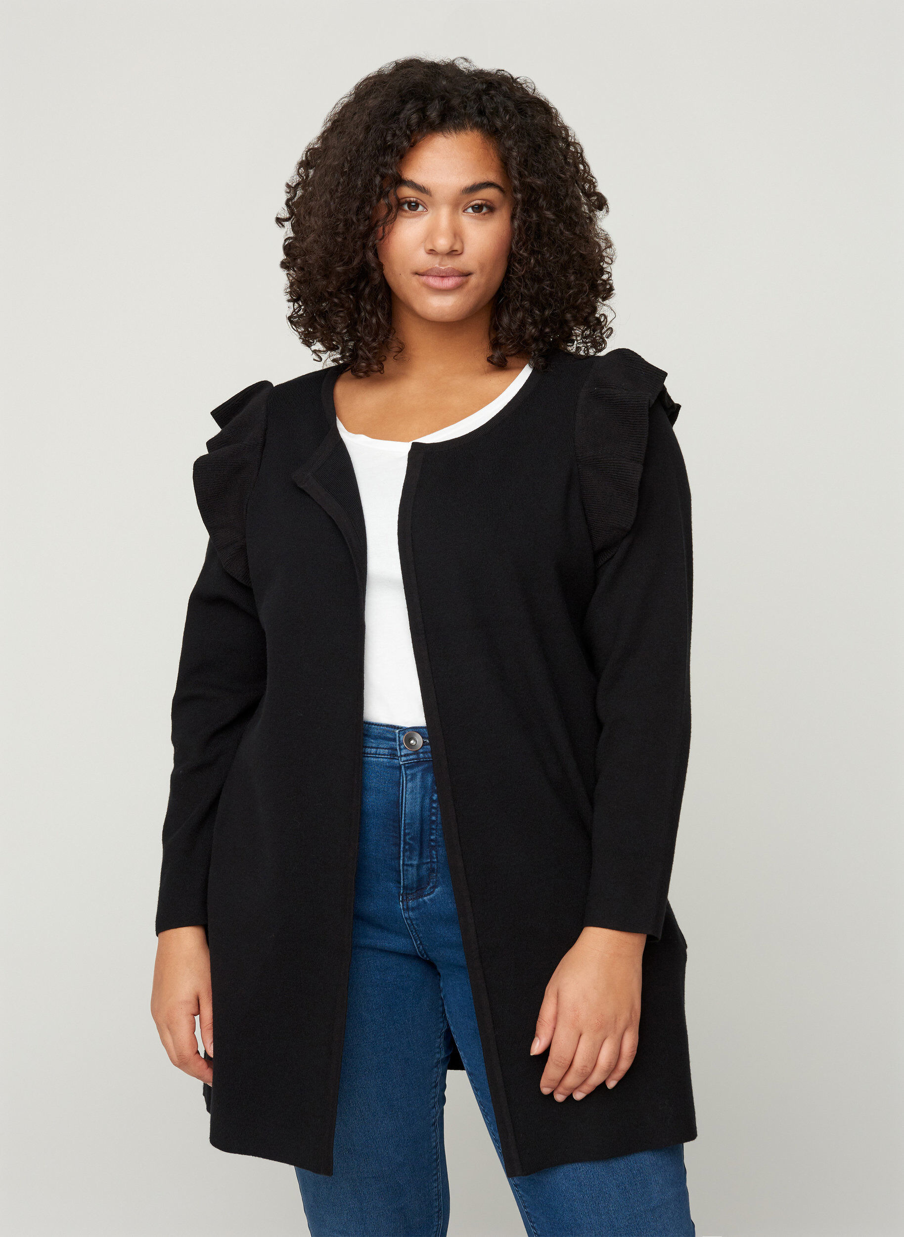 Zizzi Stickad cardigan med volanger och fickor, Black, Model image number 0