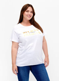 Bomulls t-shirt med folietryck, B. White w. Believe, Model