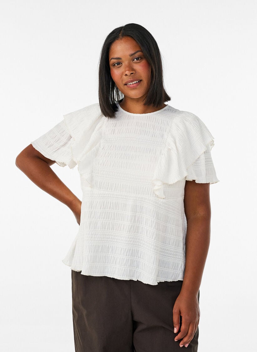 Blus med smock och volang&auml;rmar, Vanilla, Model image number 0
