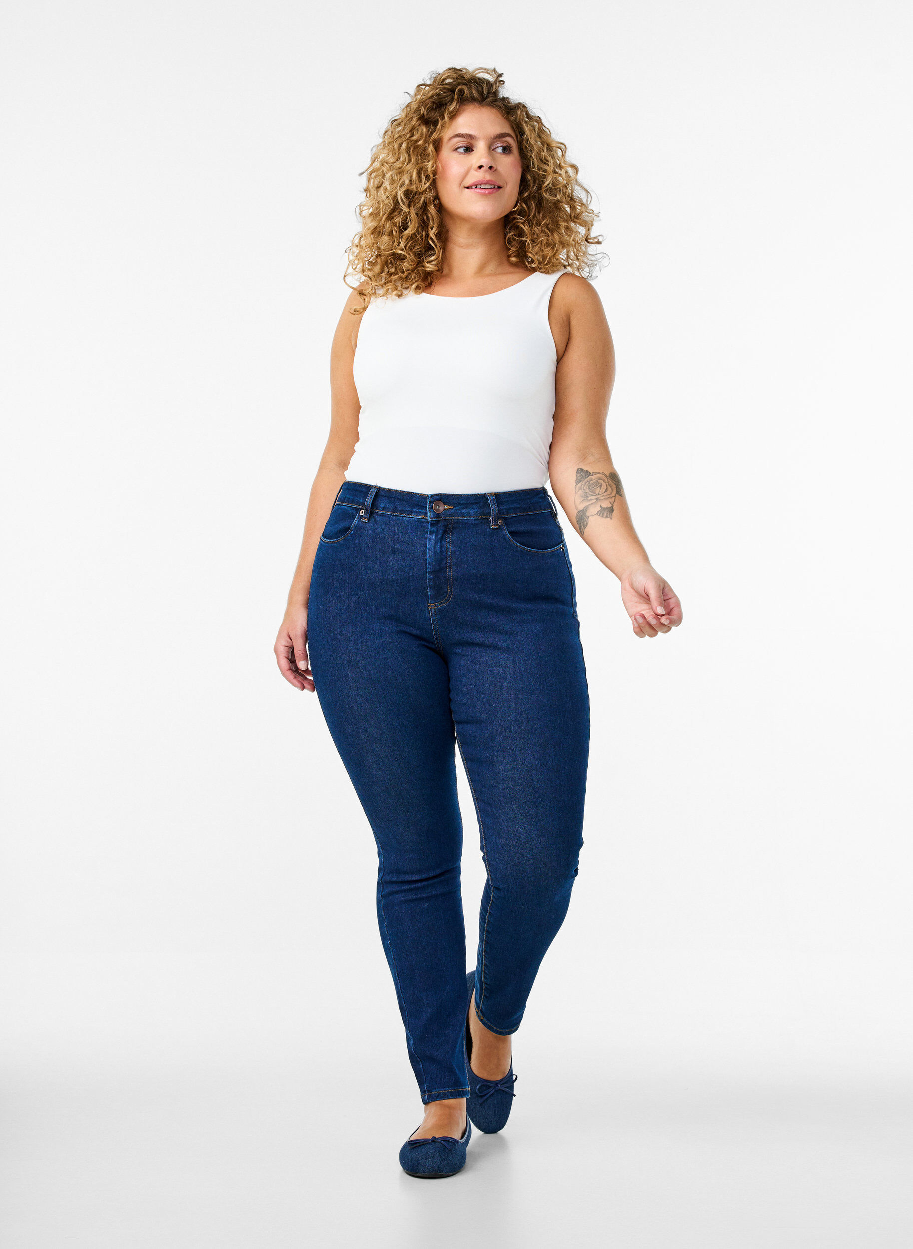 Amy jeans med h&ouml;g midja och super slim fit, Bl&aring;, Model