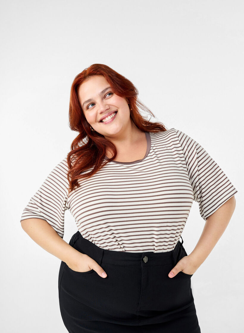 Randig T-shirt i lyocell med rund hals, Brun, Image image number 0