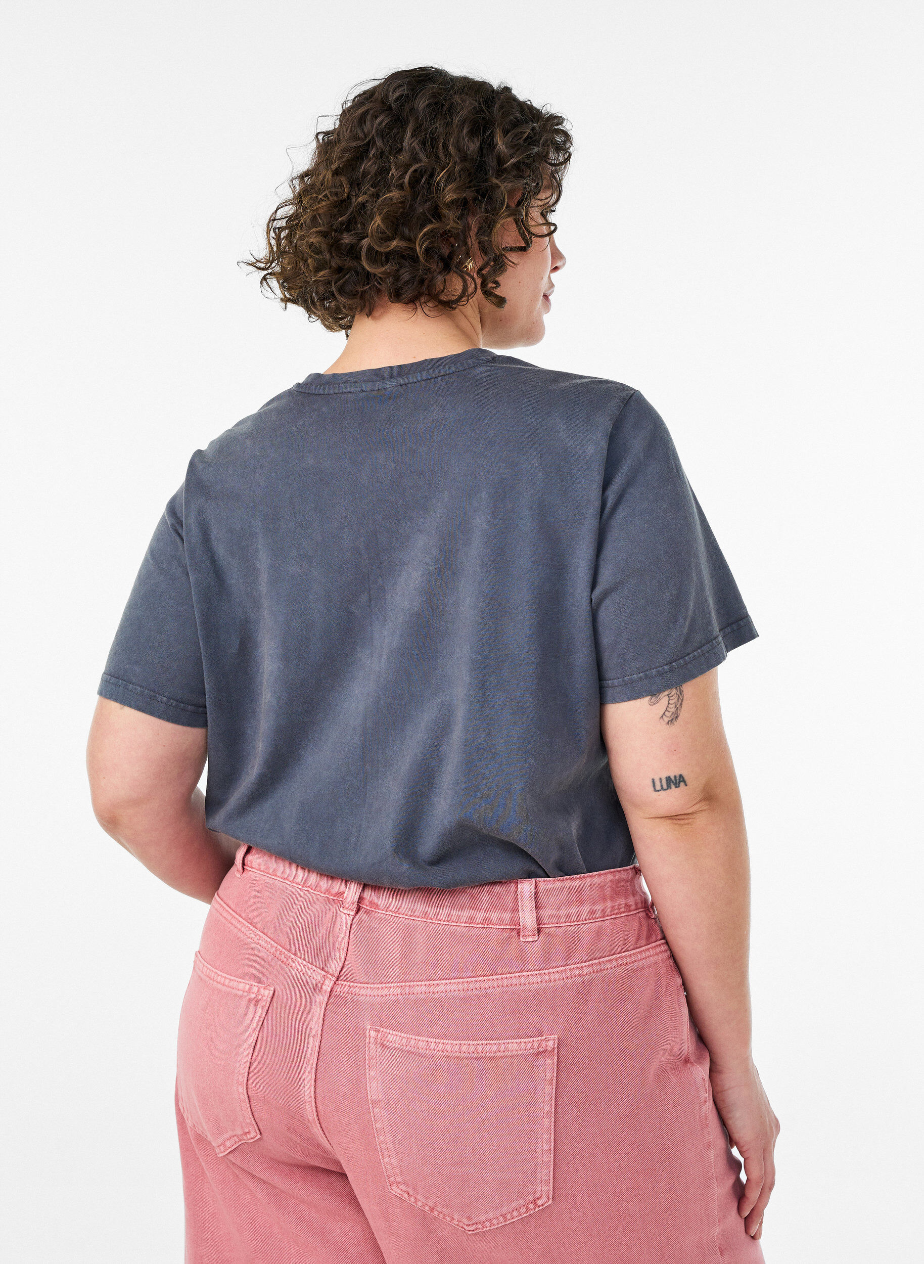 ZizziT-shirt i bomull med tryck framtill och en tv&auml;ttad look, Gr&aring;, Model image number 2