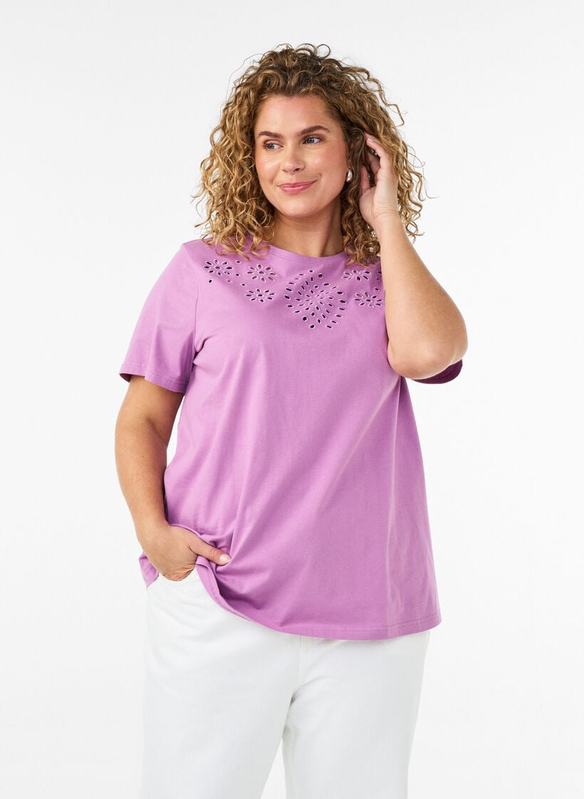 T-shirt i ekologisk bomull med h&aring;lbroderi, Lila, Model image number 0