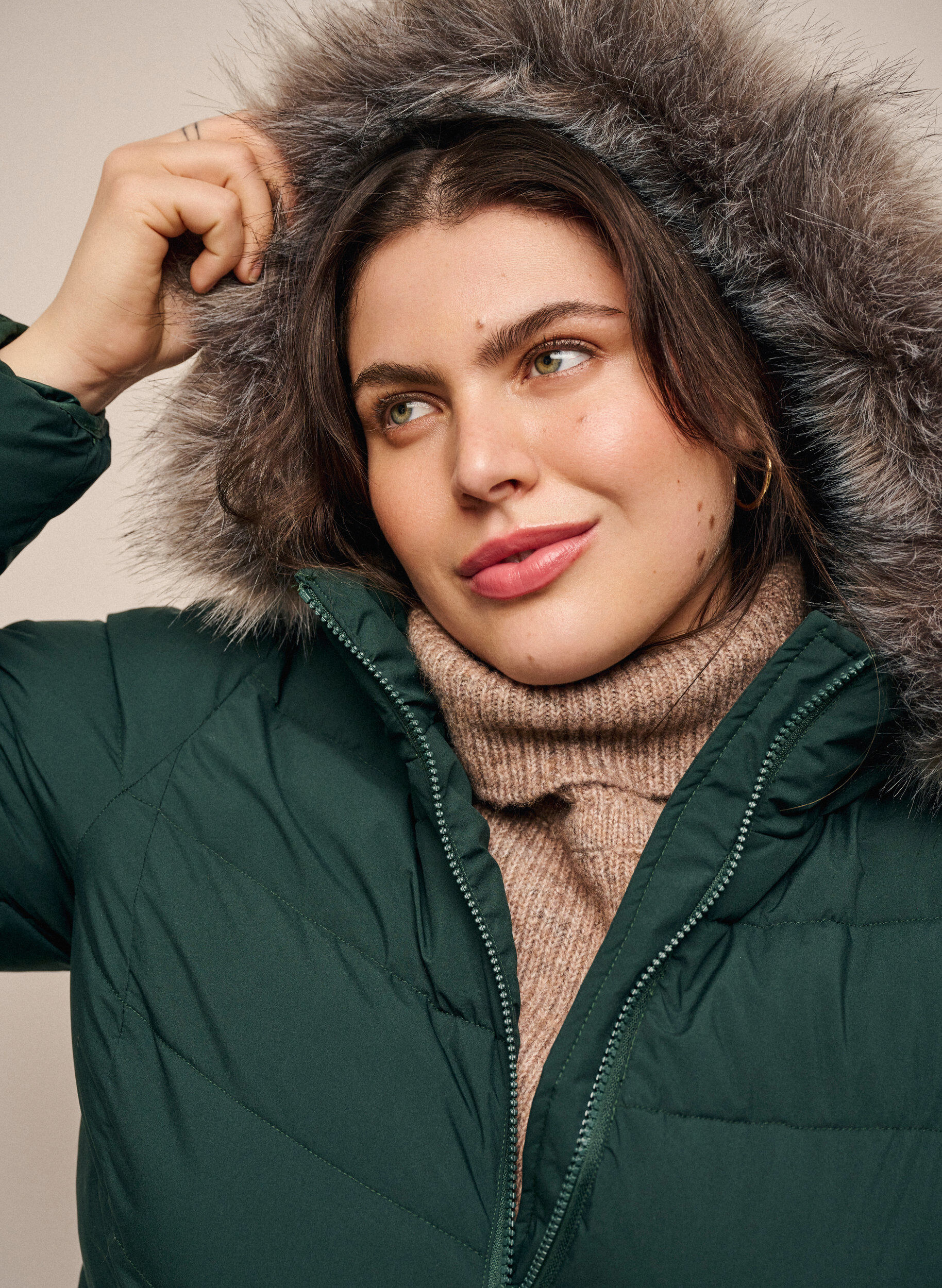 Zizzi Kort pufferjacka med huva, Gr&ouml;n, Image image number 0