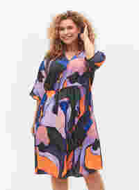 Färgglad klänning med v-ringad hals, Big Scale Print, Model